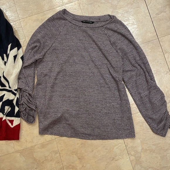 Woman’s Tops, Sz Large- 2 for one price - Picture 3 of 3